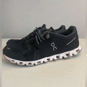 On Cloud Women’s Shoe - 7